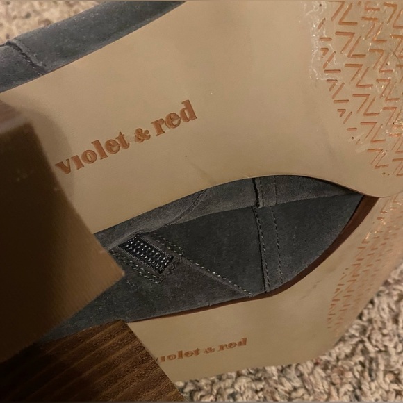 Violet & Red Casper womens suede leather block heel ankle boots gray size 10M - Picture 4 of 6